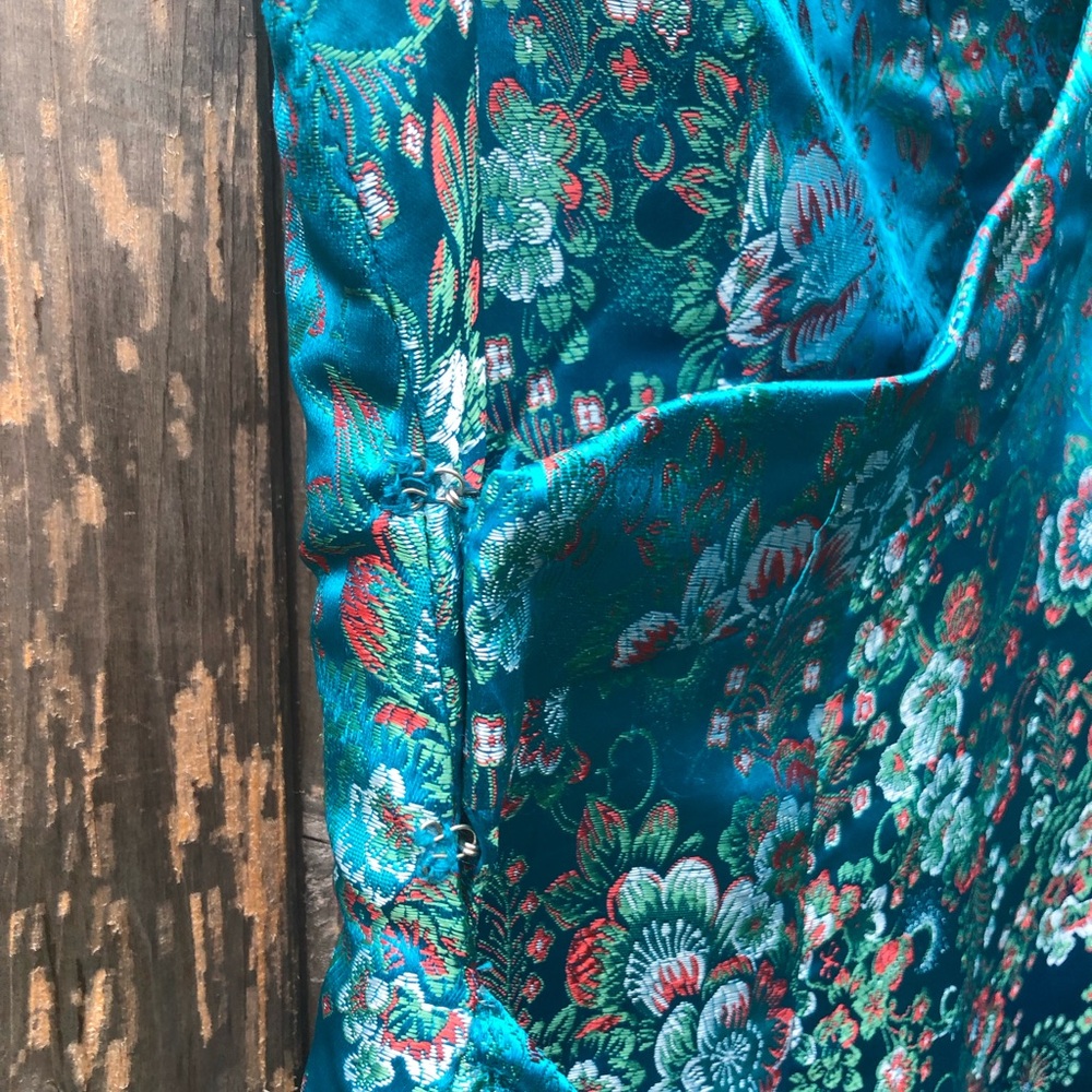 Beautiful teal satin maxi - Picture 5 of 10